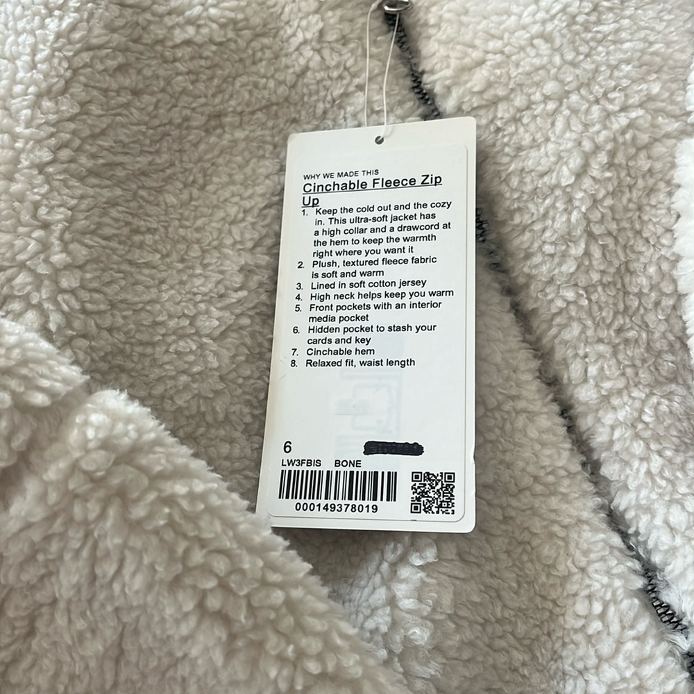 Lululemon cinchable waist fleece size 6 color:bone, NWT
